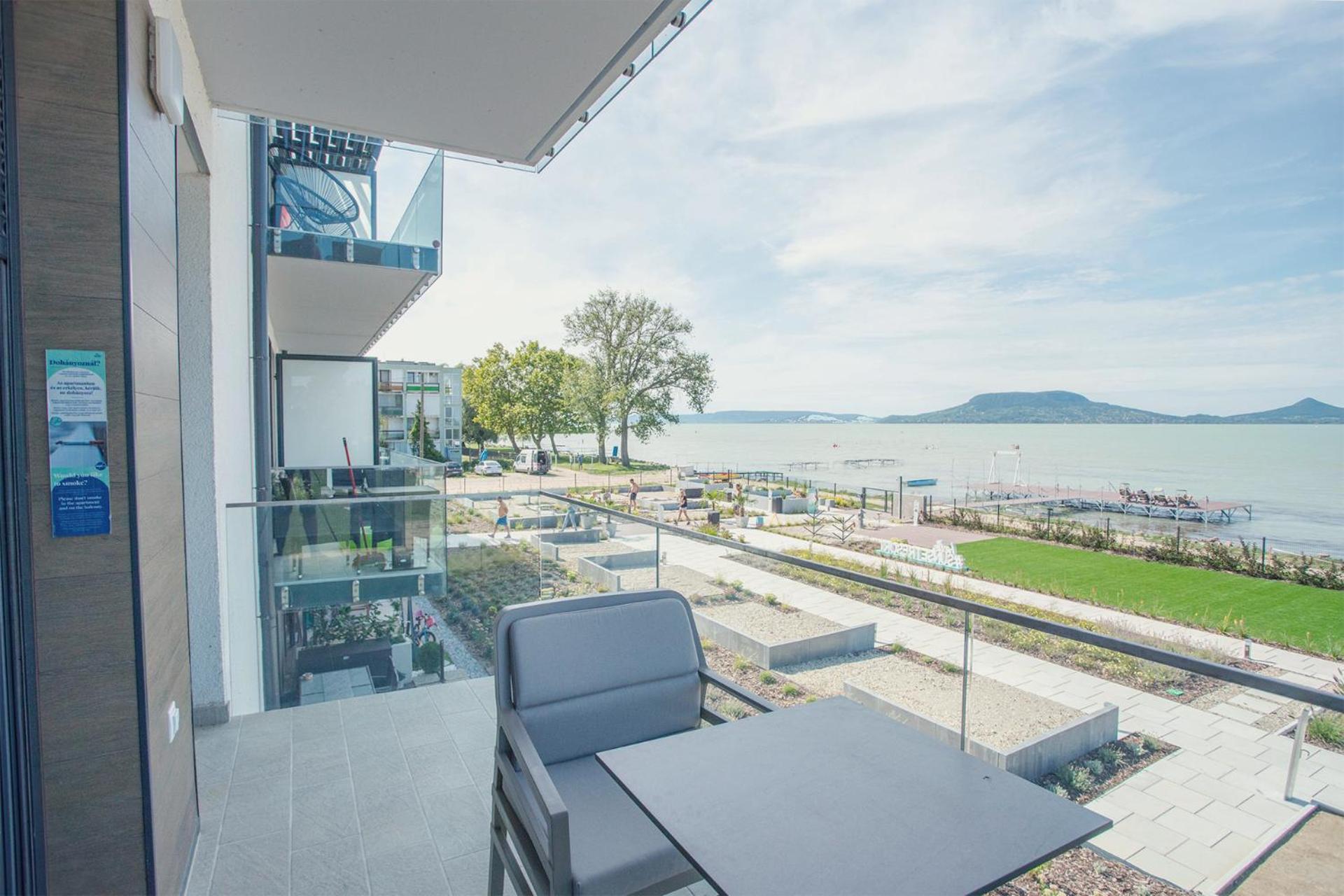 Sunset Resort - Lakeside Apartment Fonyód Buitenkant foto