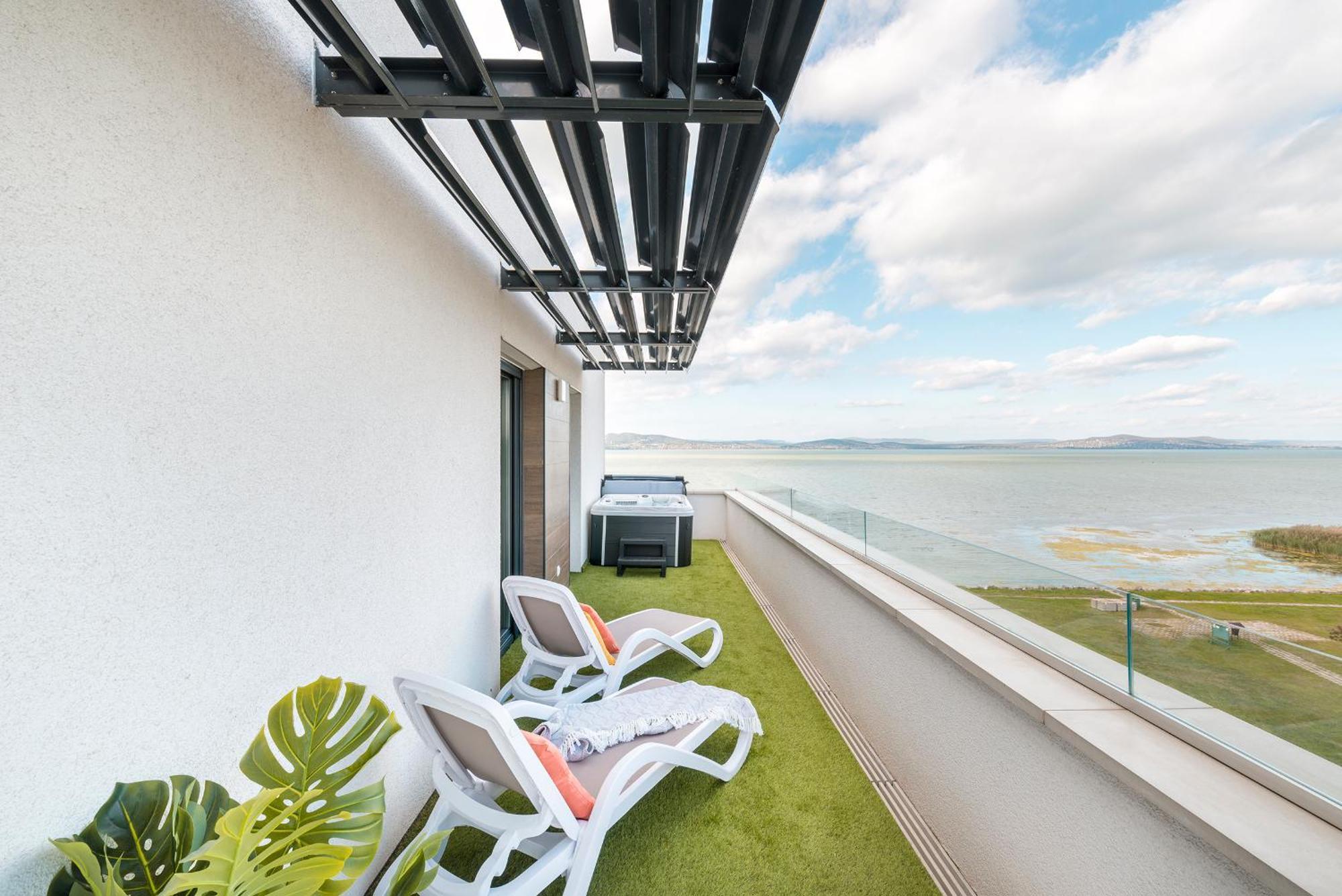 Sunset Resort - Lakeside Apartment Fonyód Buitenkant foto